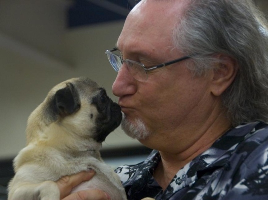Richie Schwartz, a pet photographer, 